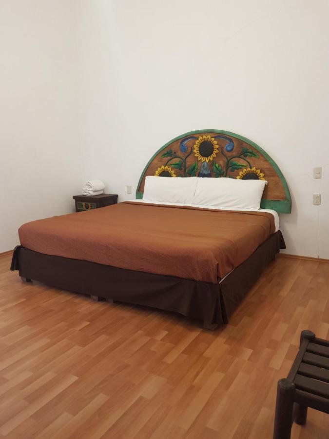 Hotel Meson Mariano Matamoros ケレタロ エクステリア 写真