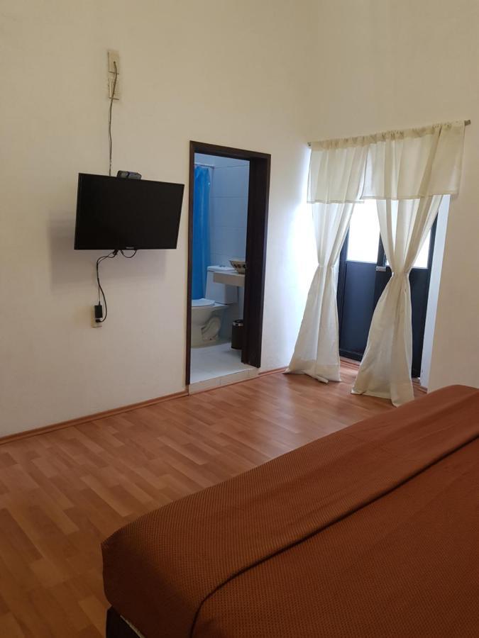 Hotel Meson Mariano Matamoros ケレタロ エクステリア 写真