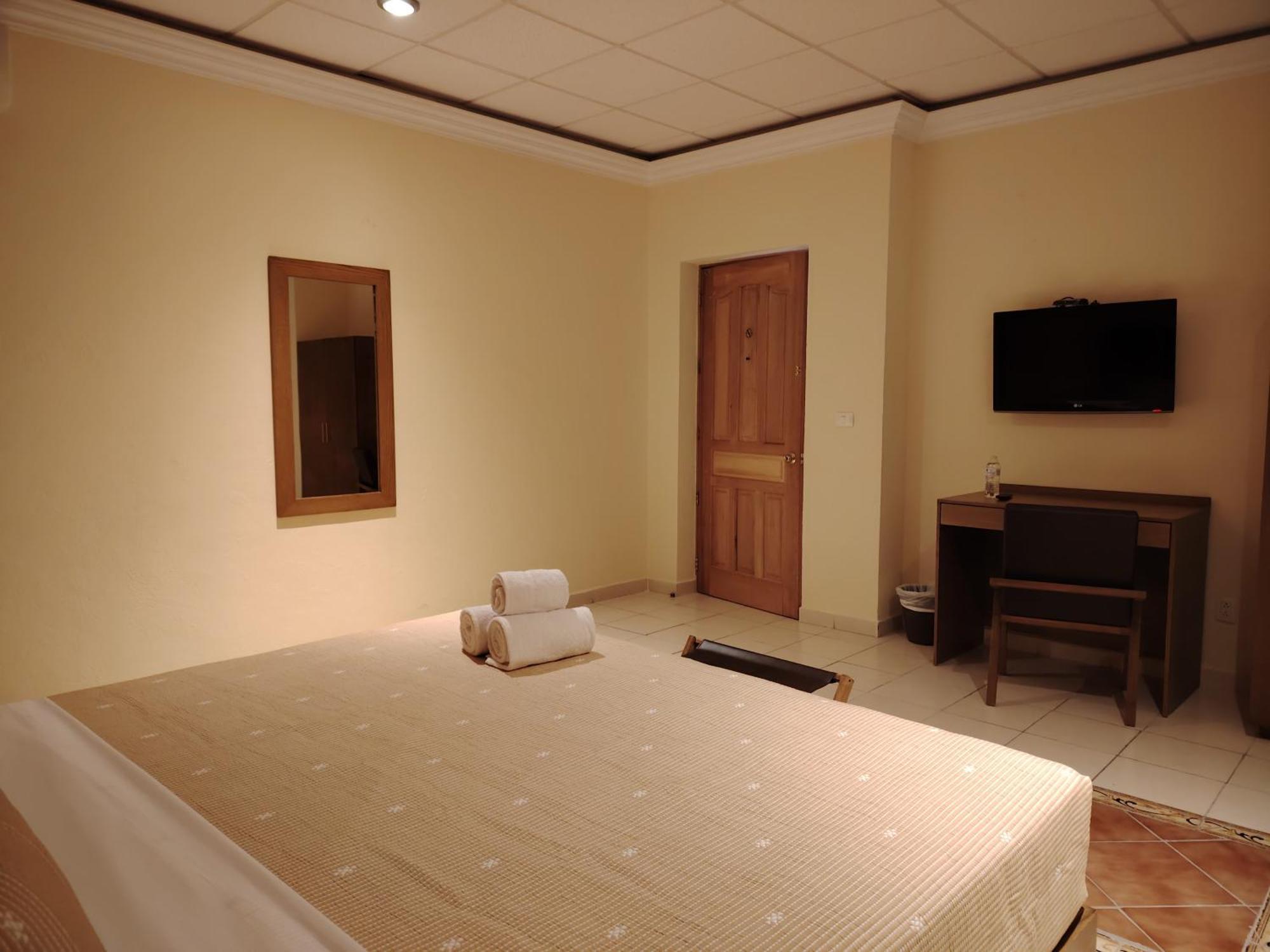 Hotel Meson Mariano Matamoros ケレタロ エクステリア 写真